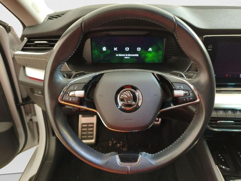 Skoda Octavia KOMBI 2.0 TDI SCOUT DSG AWD 200 CV 5P 8