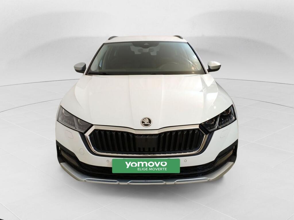 Skoda Octavia KOMBI 2.0 TDI SCOUT DSG AWD 200 CV 5P 4