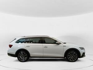 Skoda Octavia KOMBI 2.0 TDI SCOUT DSG AWD 200 CV 5P