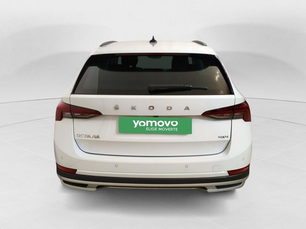 Skoda Octavia KOMBI 2.0 TDI SCOUT DSG AWD 200 CV 5P 5