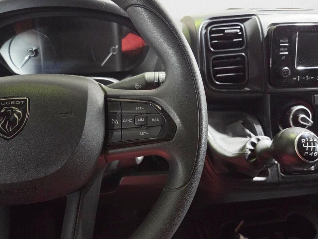 Peugeot Boxer FG 2.2 BHDI 120 L2H2 3.3T 4P Segunda mano