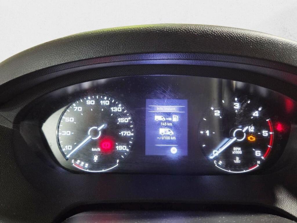 Peugeot Boxer FG 2.2 BHDI 120 L2H2 3.3T 4P Segunda mano