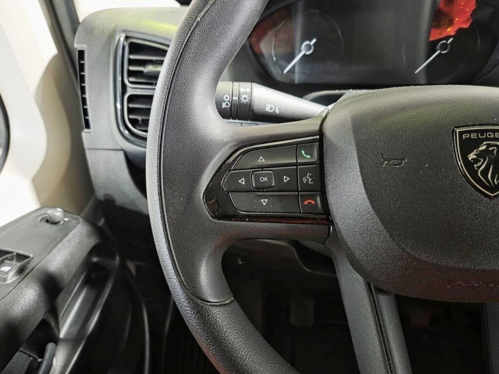 Peugeot Boxer FG 2.2 BHDI 120 L2H2 3.3T 4P Segunda mano