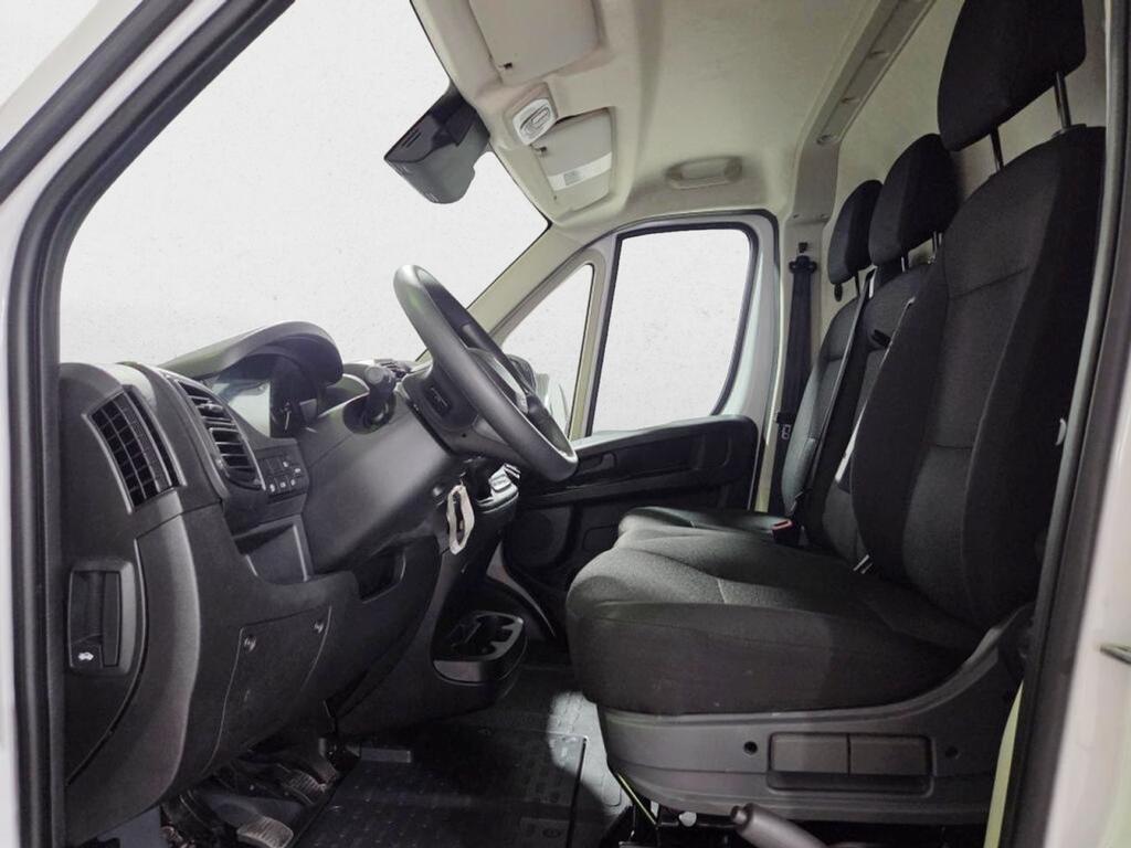 Peugeot Boxer FG 2.2 BHDI 120 L2H2 3.3T 4P Segunda mano