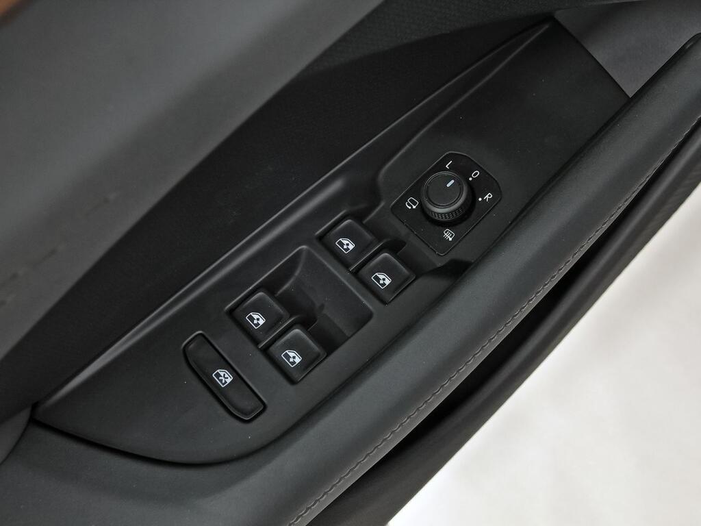 CUPRA Terramar 1.5 TSI e-Hybrid 150kW (204 CV) DSG Segunda mano