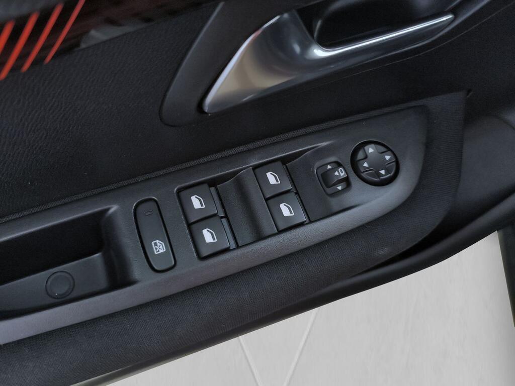 Peugeot 208 PureTech 73kW (100CV) EAT8 Active Pack Segunda mano