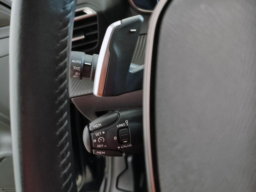 Peugeot 208 PureTech 73kW (100CV) EAT8 Active Pack Segunda mano