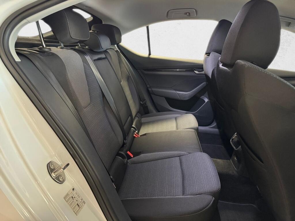 Skoda Octavia 1.5 TSI 110kW(150CV) m-HEV DSG Selection Segunda mano