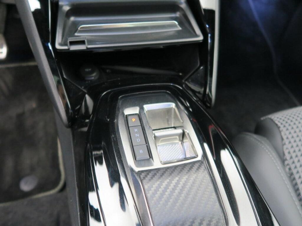 Peugeot 2008 Eléctrico GT 136 (100kW) Segunda mano