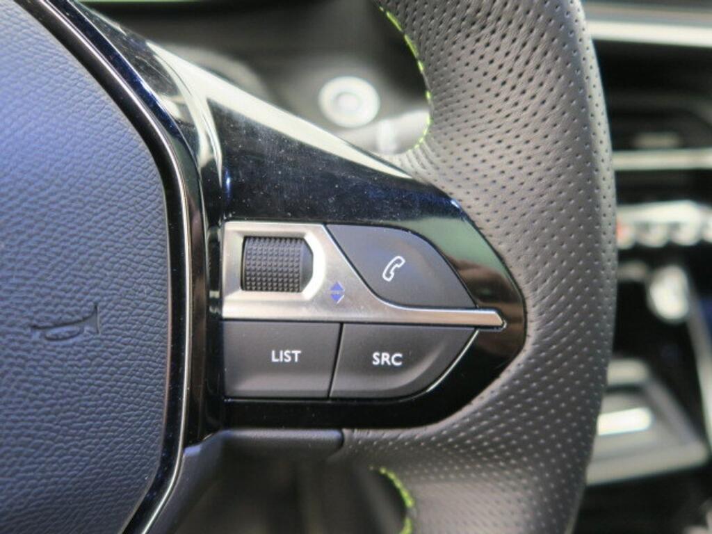 Peugeot 2008 Eléctrico GT 136 (100kW) Segunda mano
