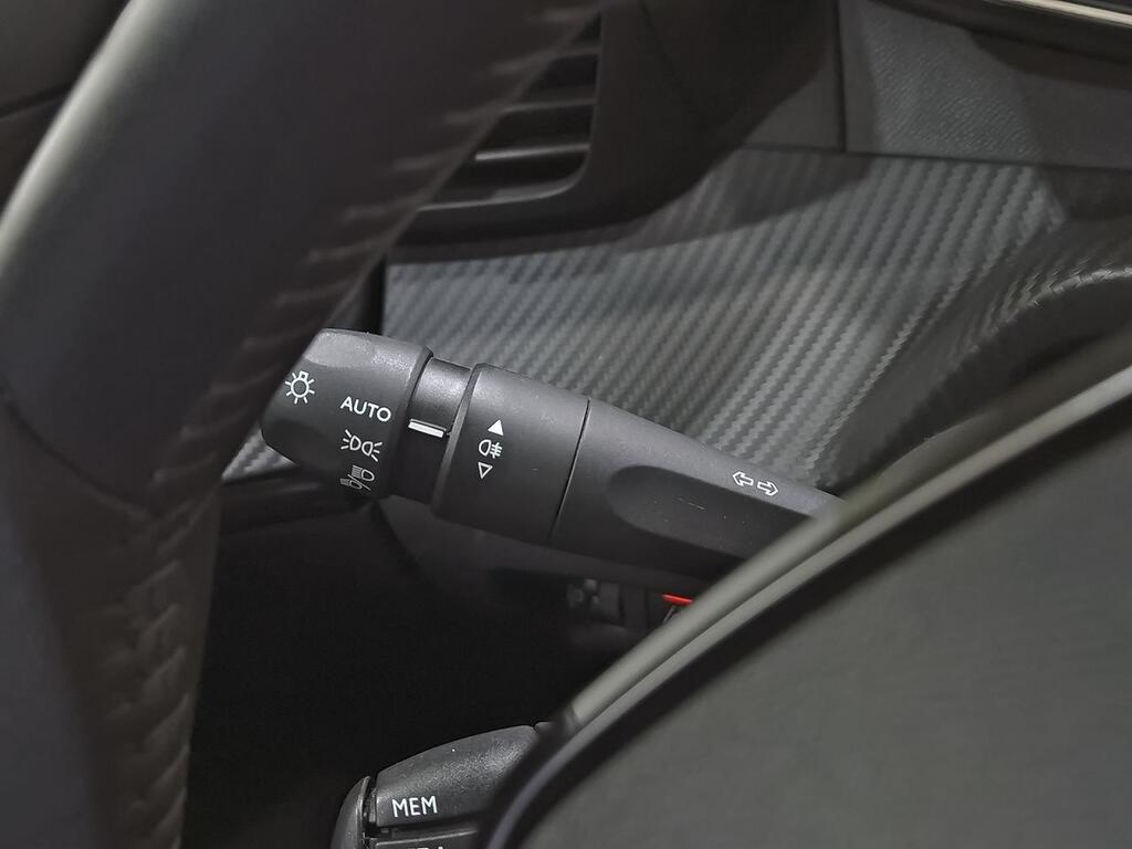 Peugeot 2008 Allure Pack Puretech 100 S&S 6 Vel. MAN Segunda mano
