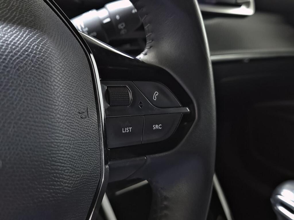 Peugeot 2008 Allure Pack Puretech 100 S&S 6 Vel. MAN Segunda mano