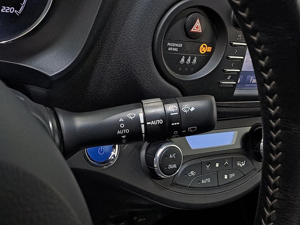 Toyota Yaris 1.5 100H Active 14