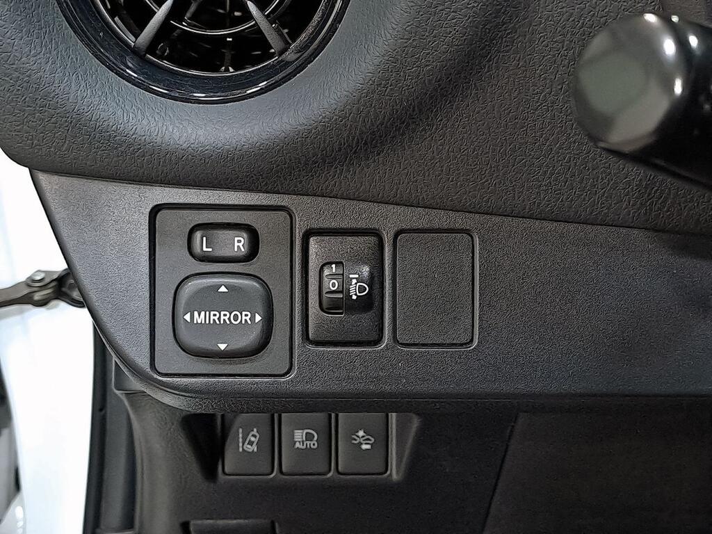 Toyota Yaris 1.5 100H Active 11