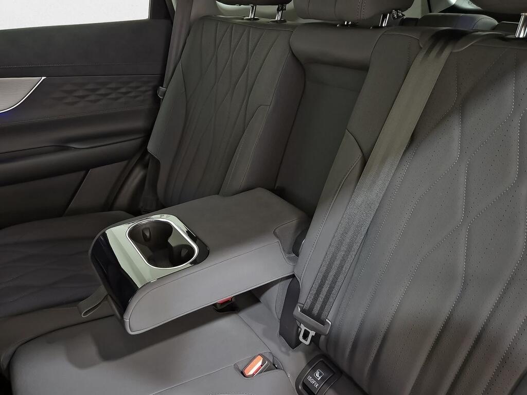 Ebro S800 1.5 TGDI PHEV Premium E-CVT 33