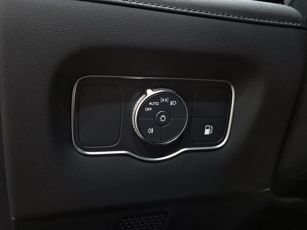 Ebro S800 1.5 TGDI PHEV Premium E-CVT 15
