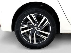 Peugeot 208 BlueHDi 73kW (100CV) Allure 11