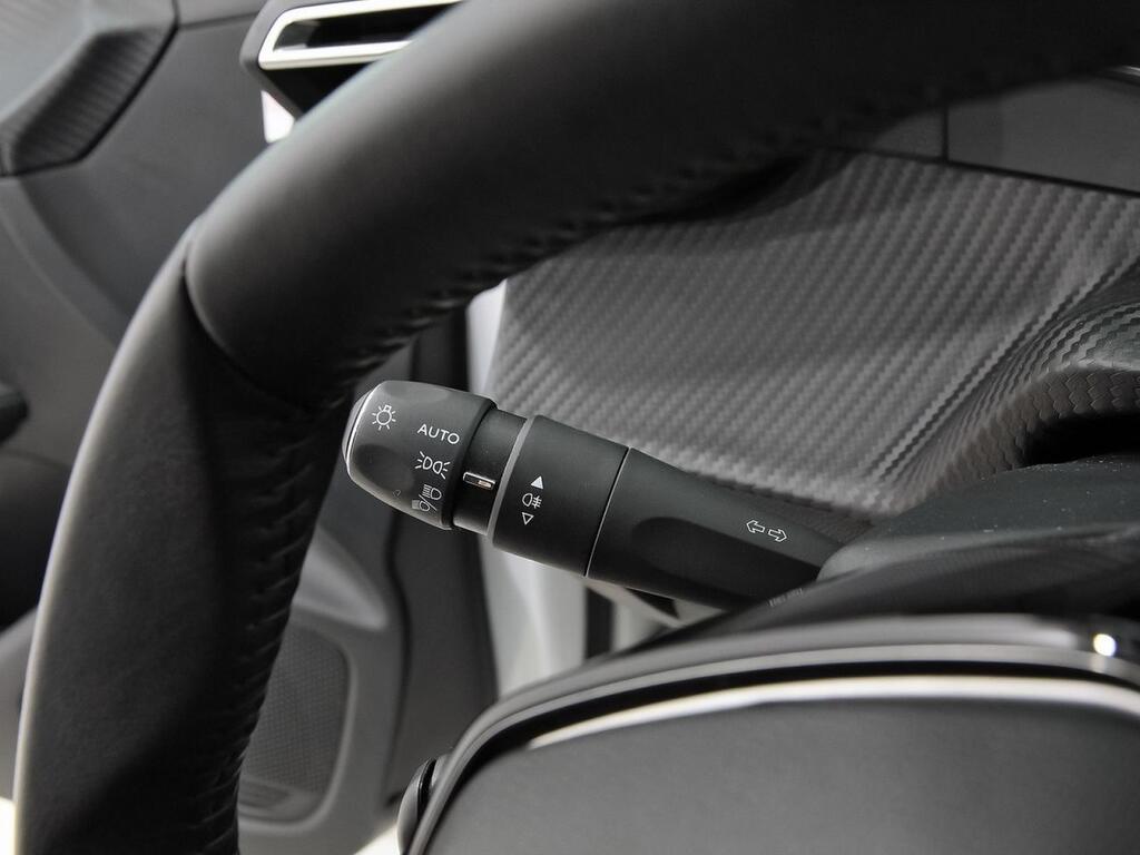 Peugeot 208 BlueHDi 73kW (100CV) Allure Segunda mano