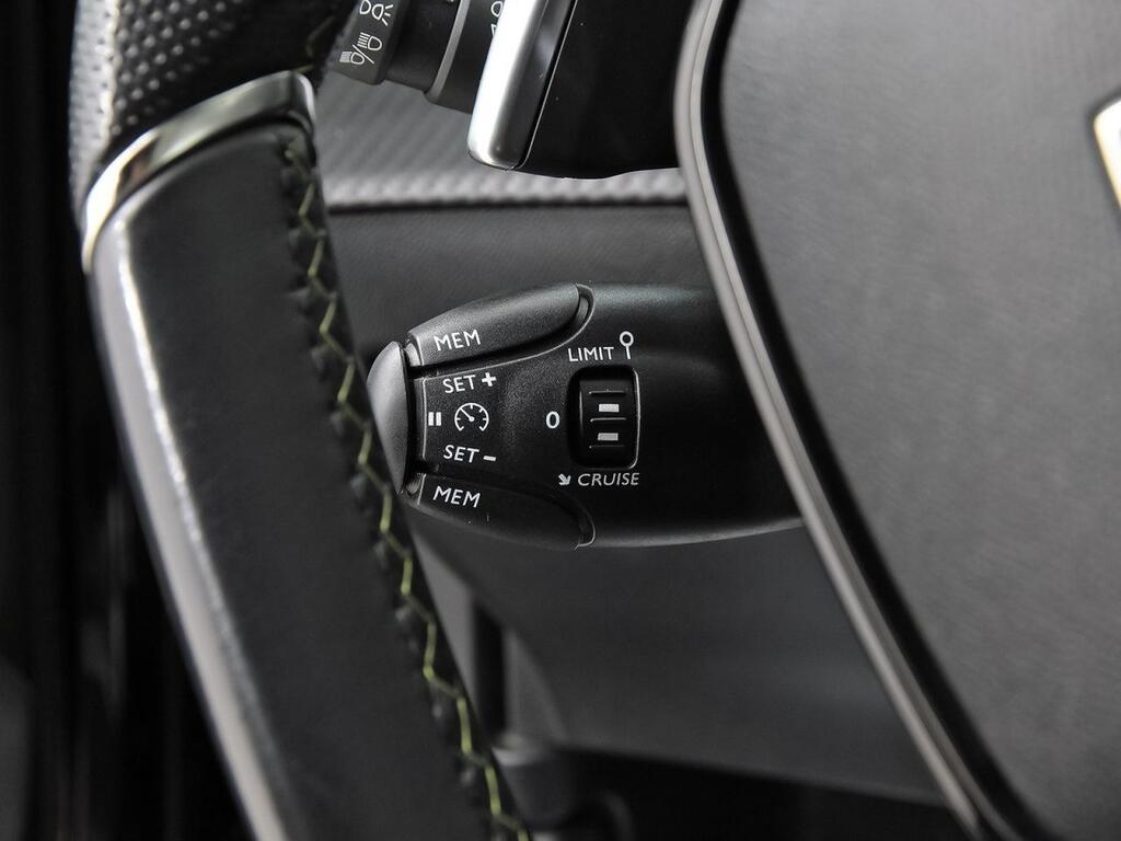 Peugeot 2008 GT BlueHDI 130 S&S EAT8 Segunda mano
