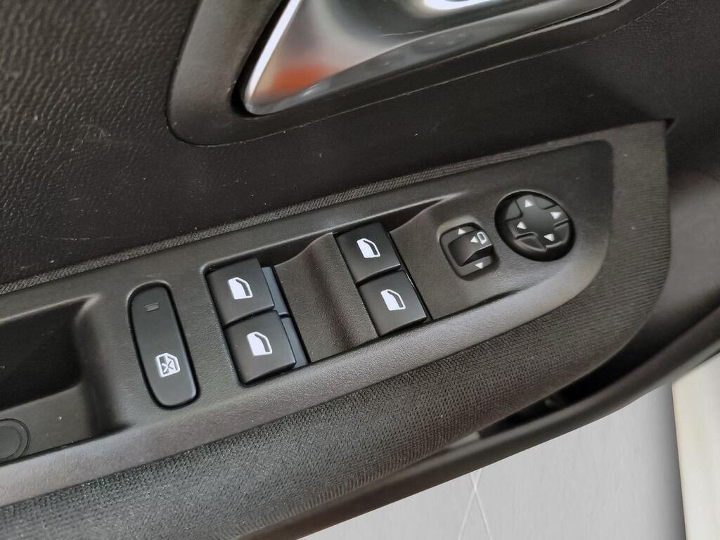 Peugeot 208 BlueHDi 73kW (100CV) Active Pack Segunda mano