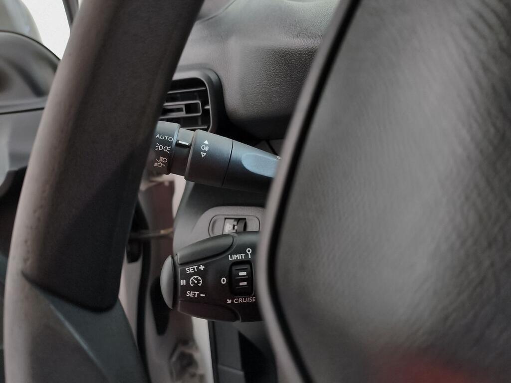Peugeot Partner FURGON 1.5 BLUEHDI 100 PRO STANDARD 3P 600KGS Segunda mano