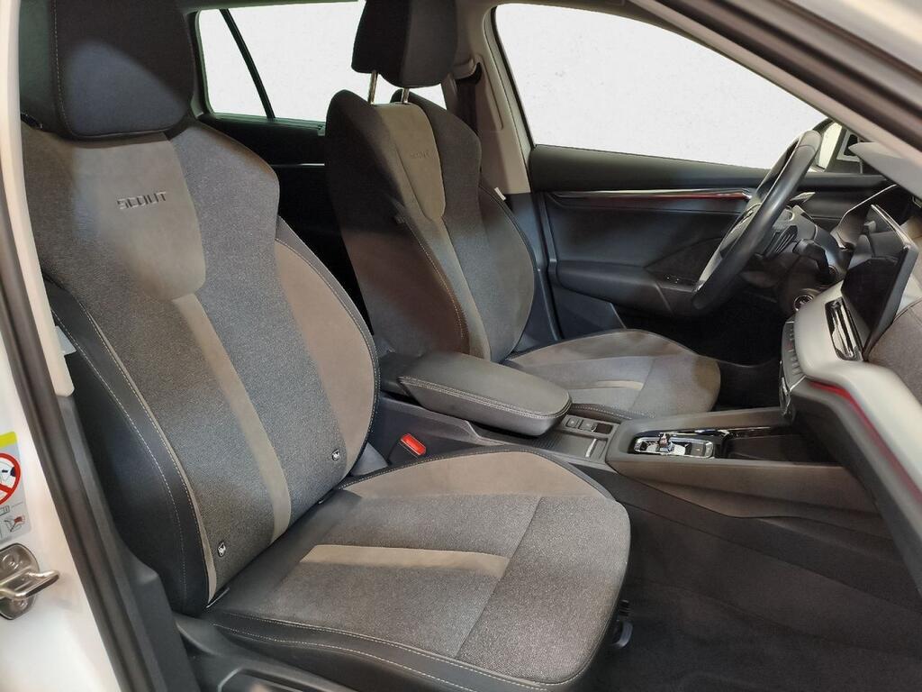 Skoda Octavia Combi 2.0 TDI 147kW(200CV) DSG 4x4 Scout Segunda mano