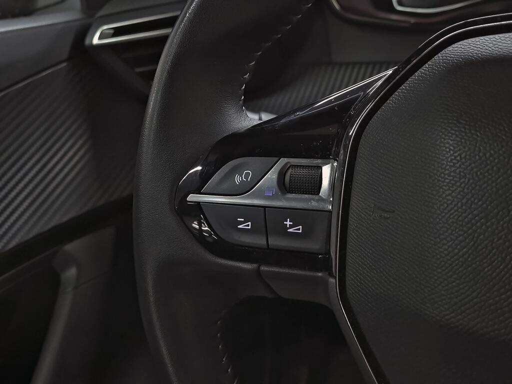Peugeot 2008 Active Pack Puretech 100 S&S 6 Vel. MAN Segunda mano
