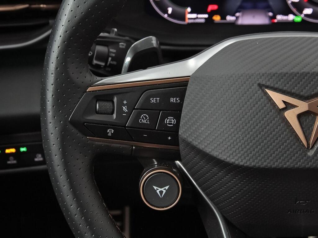 CUPRA Terramar 1.5 TSI e-Hybrid 150kW (204 CV) DSG Segunda mano
