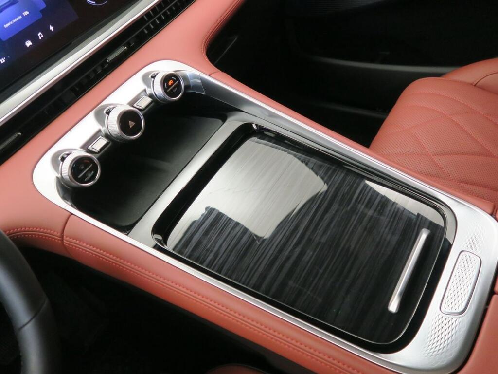 Omoda 9 PREMIUM 1.5 TGDI SHS DHT 537 CV 5P Km0