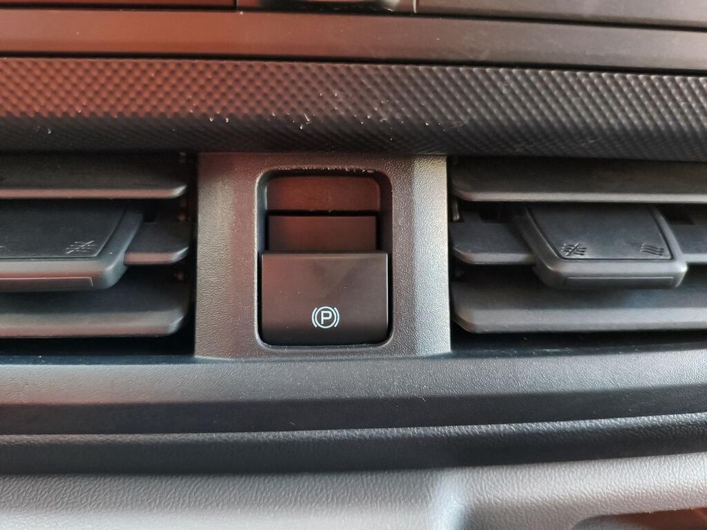 Ford Transit Custom 2.0 ECOBLUE 150CV 320 TREND KOMBI LWB 4P 9 PLAZAS Segunda mano