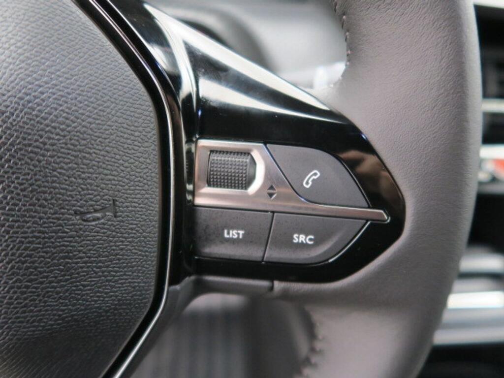 Peugeot 2008 Allure Pack Puretech 100 S&S 6 Vel. MAN Segunda mano