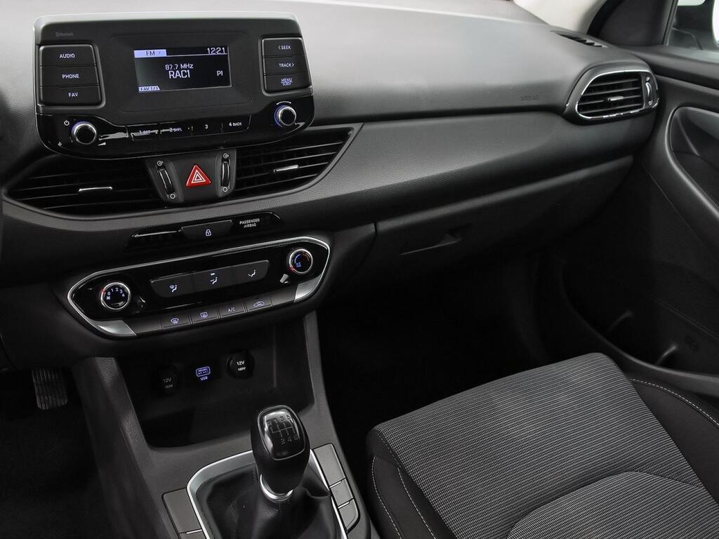 Hyundai i30 1.5 DPI Essence Segunda mano