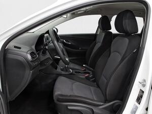 Hyundai i30 1.5 DPI Essence 8