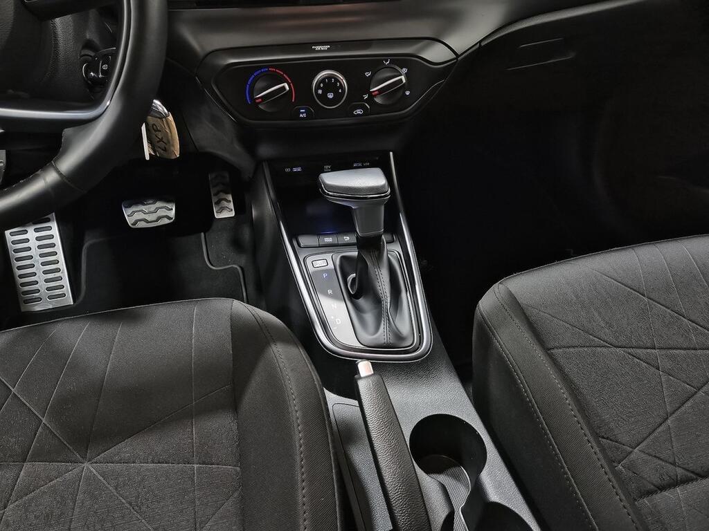 Hyundai Bayon 1.0 TGDI 74kW (100CV) 48V Maxx DCT Segunda mano