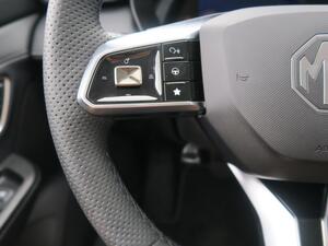 MG ZS LUXURY 1.5 HIBRID+ 197 CV 5P 18
