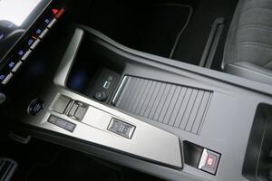 Peugeot 308 5P GT Eléctrico 115kW (156CV) 54kWh 9