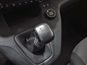Peugeot Partner 1.5 BLUEHDI 130 PREMIUM 4WD DANGEL STD 4P 26