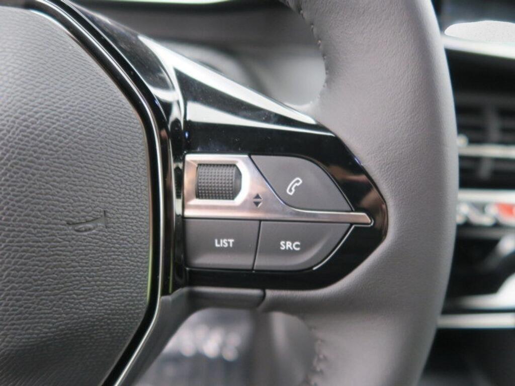 Peugeot 2008 Allure Pack Puretech 100 S&S 6 Vel. MAN Segunda mano