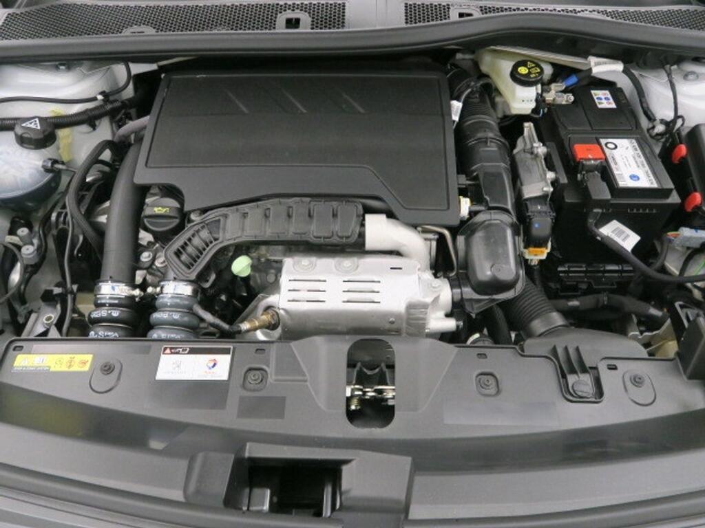 Peugeot 2008 Allure Pack Puretech 100 S&S 6 Vel. MAN Segunda mano