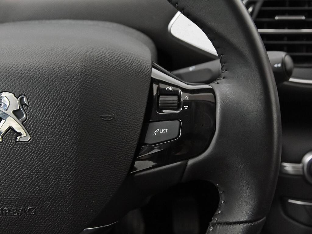 Peugeot 308 SW Active Pack BlueHDi 130 S&S Segunda mano