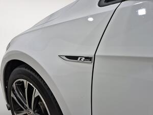 Volkswagen Golf Sport R-Line 1.5 TSI 110kW (150CV) DSG 35
