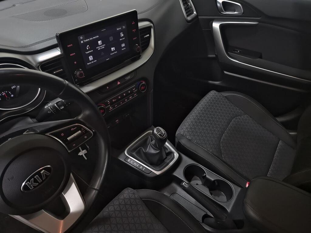 Kia XCeed 1.6 MHEV iMT Drive 100kW (136CV) Segunda mano
