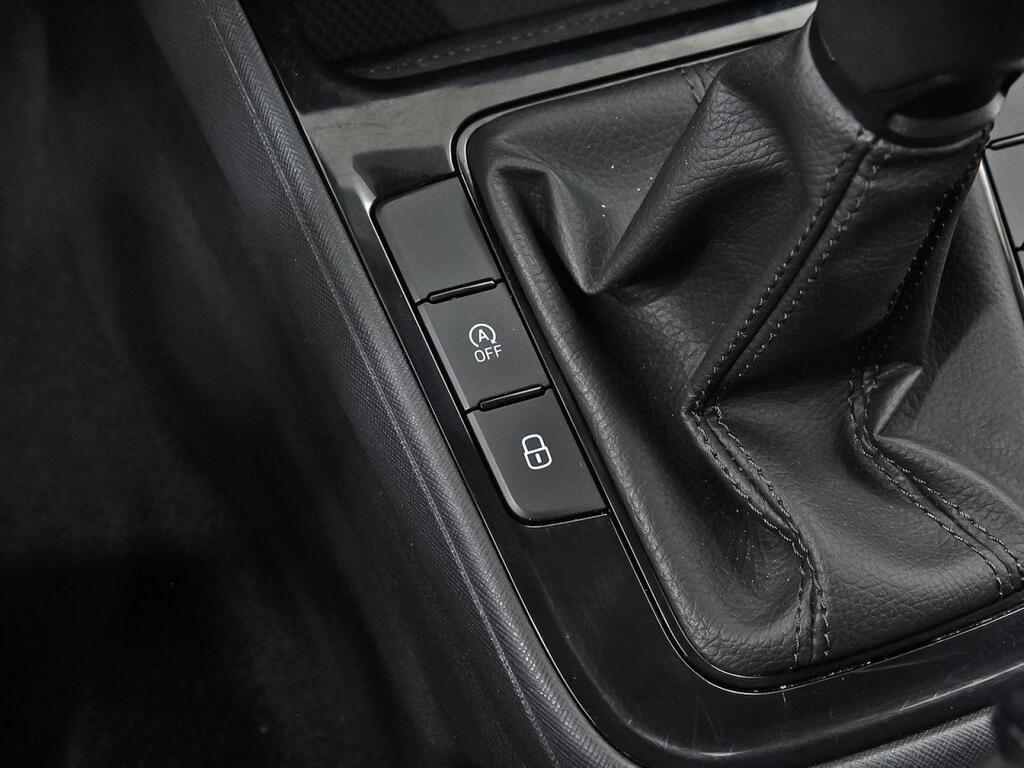 Skoda Fabia 1.0 MPI 59KW (80CV) Essence Segunda mano
