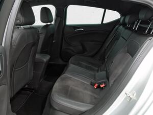Opel Astra 1.2T SHR 107kW (145CV) Ultimate 9
