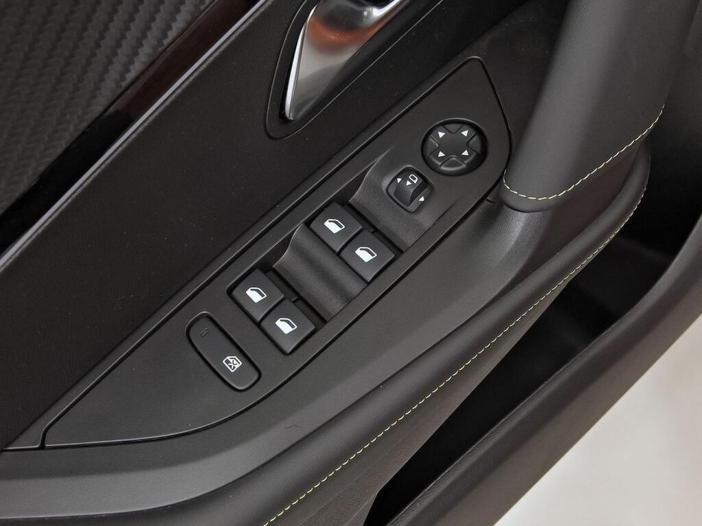 Peugeot 2008 GT Puretech 130 S&S 6 Vel. MAN Segunda mano