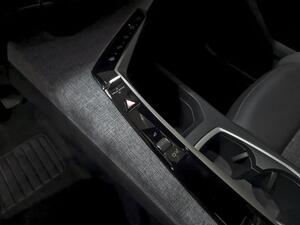 Peugeot 3008 Hybrid 1.2 100KW Allure eDCS6 29