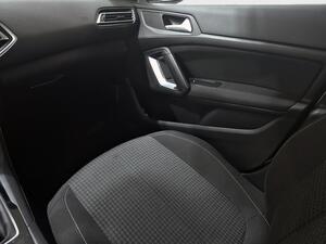 Peugeot 308 5p Active Pack BlueHDi 130 S&S 28