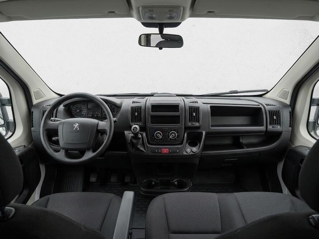 Peugeot Boxer ** BOXER FURGON 2.2 BHDI 140 L2H2 335 4P Segunda mano
