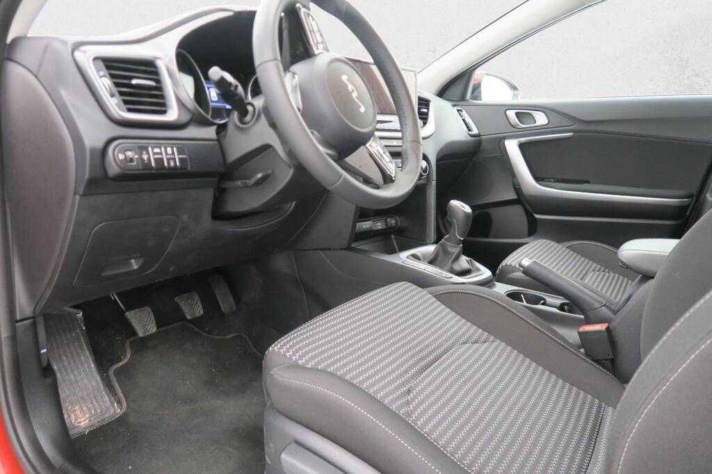 Kia Ceed Berlina 1.0 T-GDI 74KW DRIVE 100 5P Segunda mano