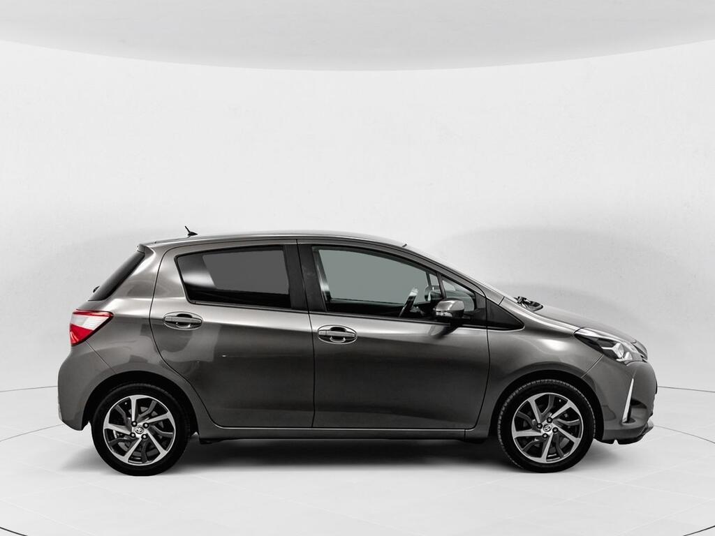Toyota Yaris 1.5 100H Active Segunda mano